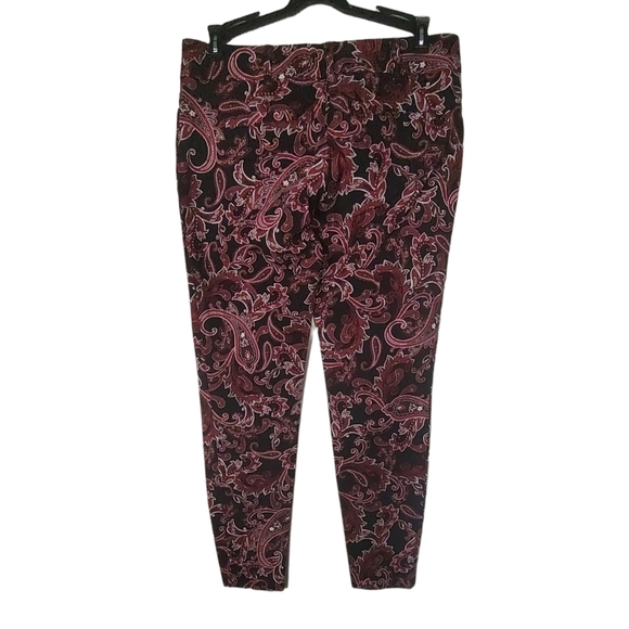 𝅺New York & Company Cropped Black Pants with Paisley Floral Design Sz.4 - Picture 2 of 7